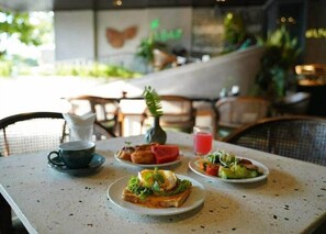 Outdoor dining - The Leaf Boutique Hotel Adults Only (Da Nang)