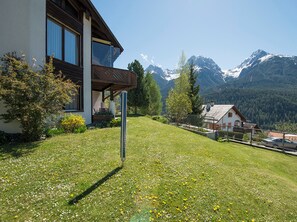 Property grounds - Chasa Bainvgnü, (Scuol). by Interhome (Scuol)