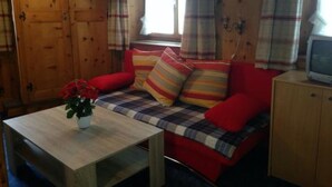 TV - Ferienwohnungen Chasa Valär, (Scuol) by Interhome (Scuol)