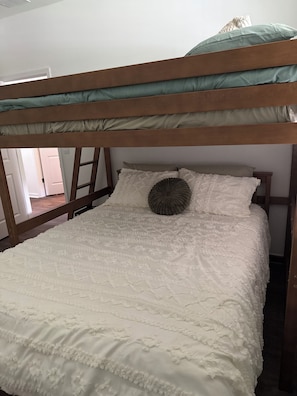 3 bedrooms, free WiFi, bed sheets