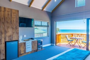 Room - Under the Boardwalk Guest House (Wilderness)