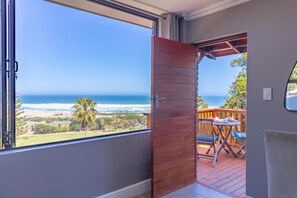 Room - Under the Boardwalk Guest House (Wilderness)