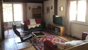 TV, fireplace, DVD player - Ferienhaus Chasa Refugi, (Müstair) by Interhome (Müstair)
