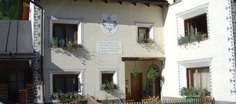 Ferienwohnungen Chasa Muglin 29, (Tschierv) by Interhome