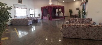 OYO 142 Al Sharqiya Sands Hotel