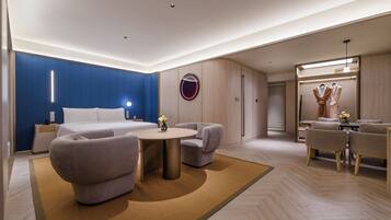 Presidential Double Room | Premium bedding, free minibar, desk, laptop workspace