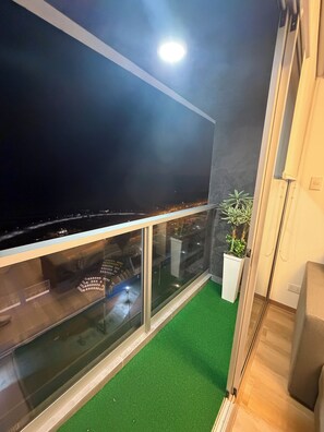 Terrace/patio - Serene 2-bedroom apartment perfect for a relaxing getaway (Unknown)
