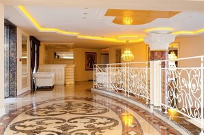Lobby - Golden Rainbow (Nessebar)