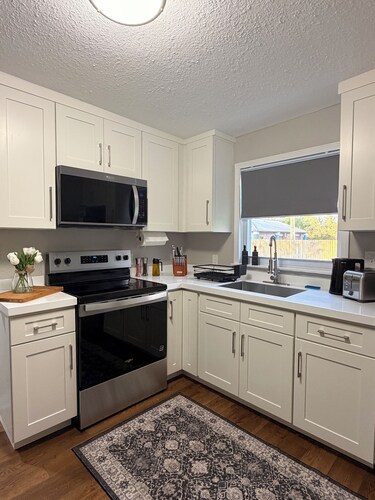 Cozy 2-bedroom house Near Ann Arbor & UMICH