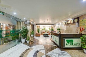 Lobby - Airport Hotel Grand (New Delhi)