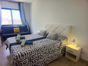 1 bedroom, iron/ironing board, Internet, bed sheets - One bedroom, Balcony, WI-FI, Pool,600 meters from the Sea (Playa Paraiso)