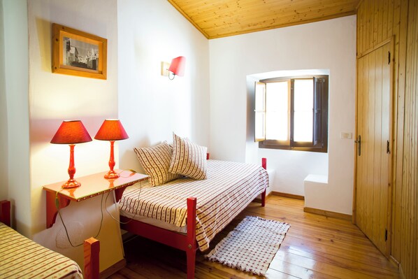 Room - Casas De Romaria (Mora)
