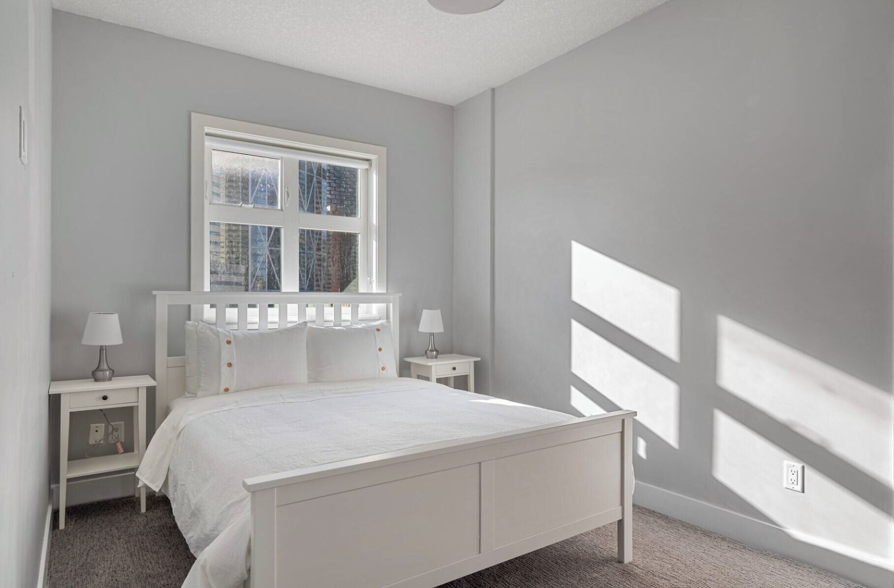 2 bedrooms, internet, bed sheets