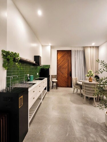 YA Apartment – 4BR, 5 Beds, Full Amenities