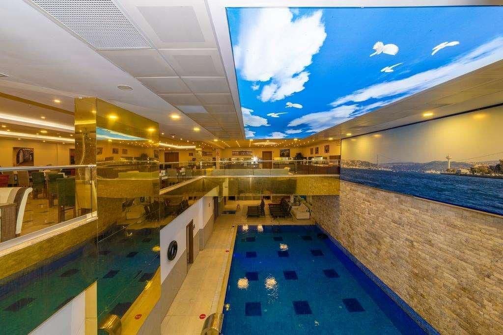 حمام سباحة
