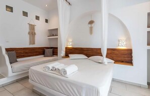 Room - Niki Savvas Rooms & Studios (Milos)
