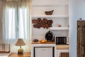Room - Niki Savvas Rooms & Studios (Milos)