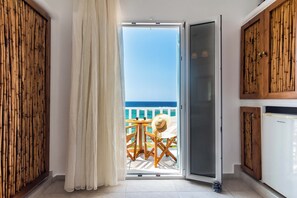 Room - Niki Savvas Rooms & Studios (Milos)