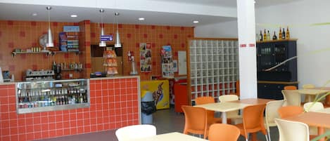 Bar (in der Unterkunft)