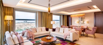 Crowne Plaza Muscat Ocec