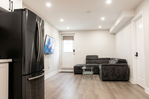 Private & Cozy Two Bedroom Suite in Guelph
