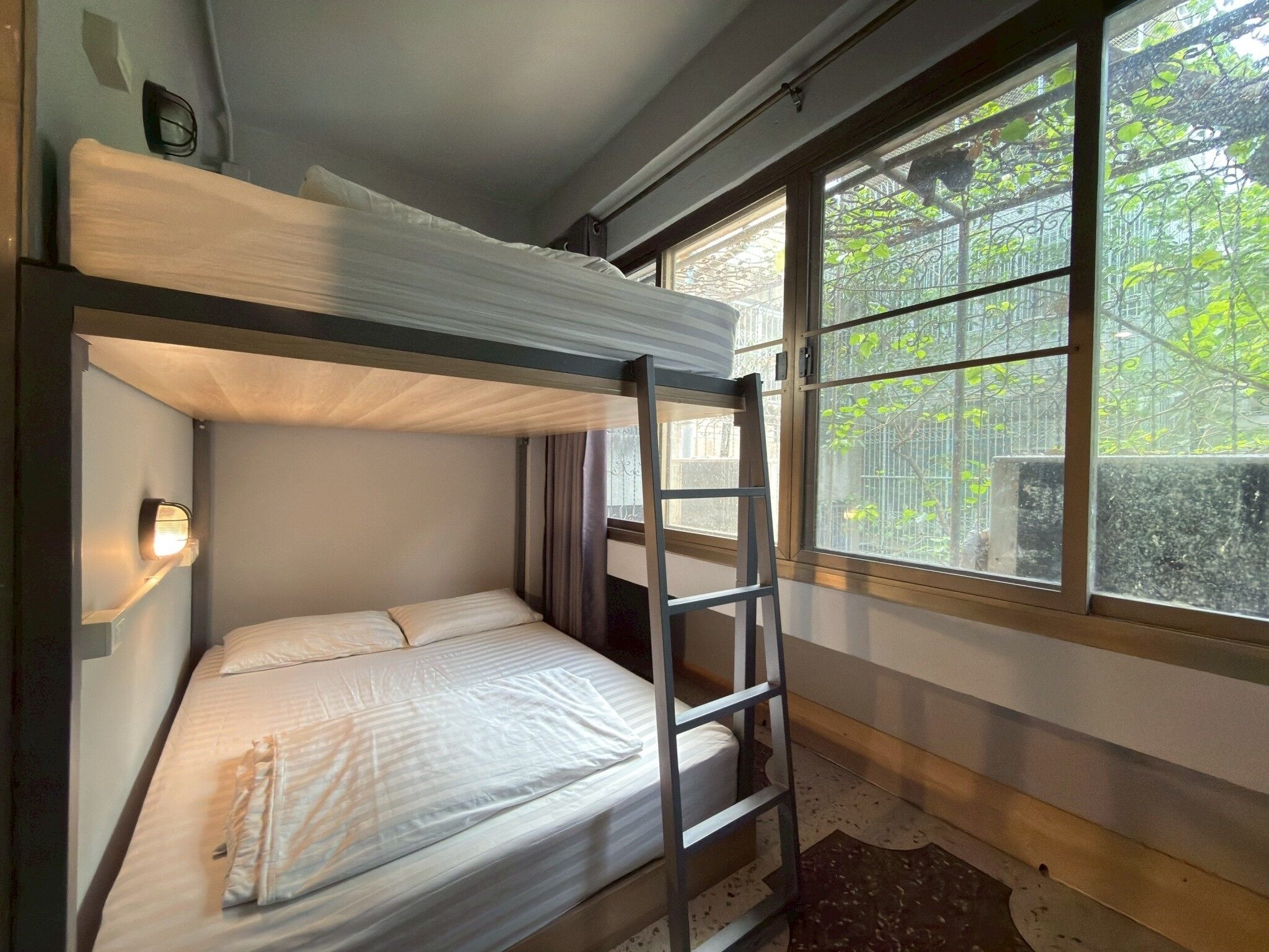 Quarto solteiro básico | Wi-Fi de cortesia