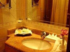 Room - Zowar International Hotel (Madinah)