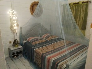 1 bedroom, iron/ironing board, WiFi (free), bed sheets