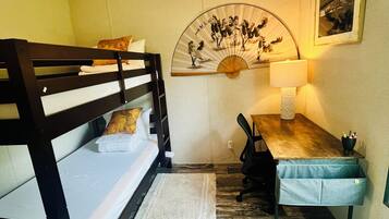 2 bedrooms, iron/ironing board, free WiFi, bed sheets