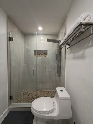 Bathroom - “Vegas Oasis Retreat • 1GB WiFi • Private Patio • Free Parking”Snacks!!!! (Las Vegas)