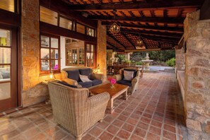 Outdoor dining - Authentic Hacienda with Pool & Pacific Sunsets (Higuera Blanca)