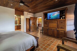 4 bedrooms, in-room safe, iron/ironing board, travel cot - Authentic Hacienda with Pool & Pacific Sunsets (Higuera Blanca)