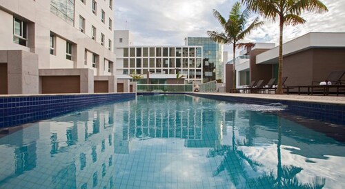 Jade Hotel