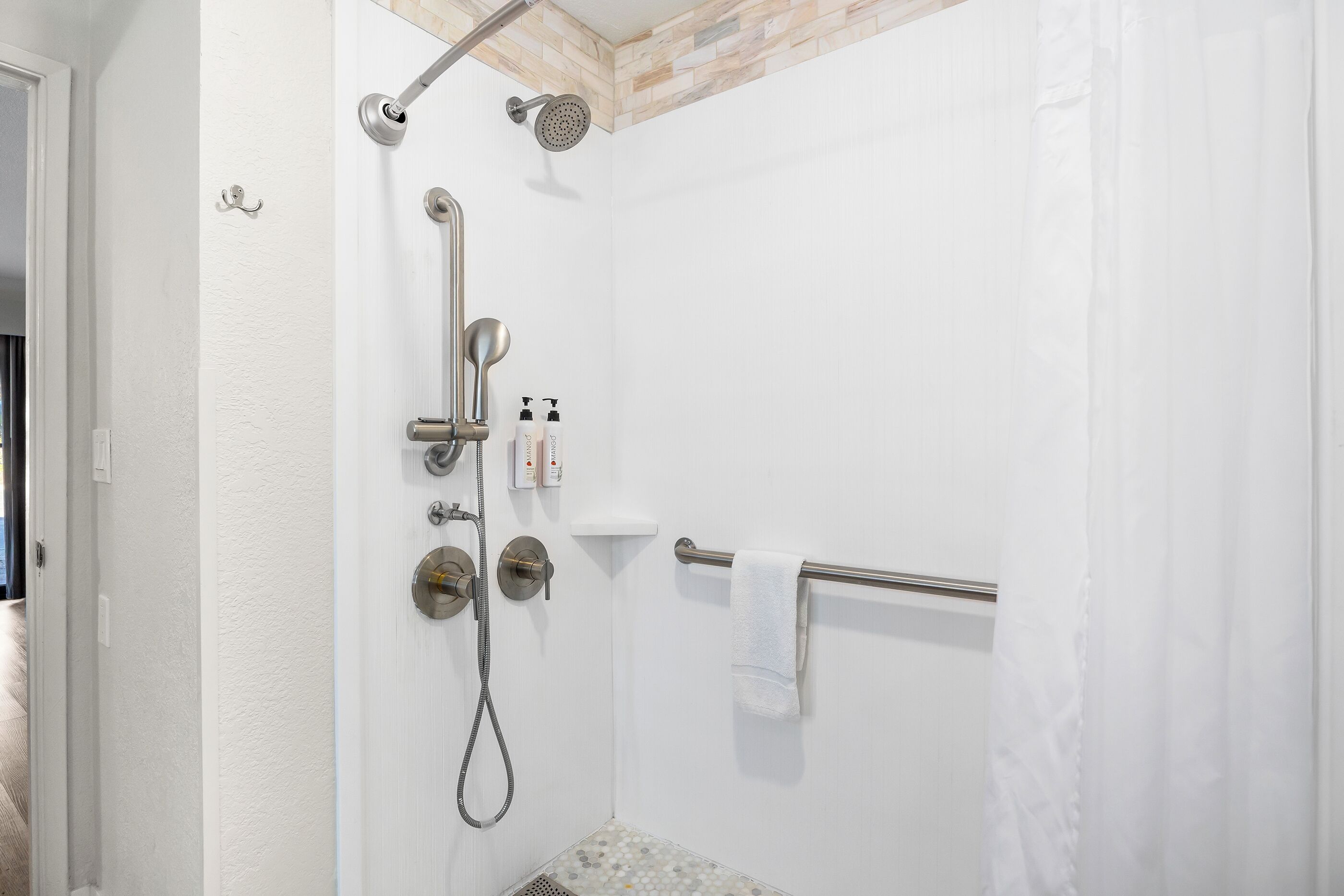 Shower, hair dryer, towels