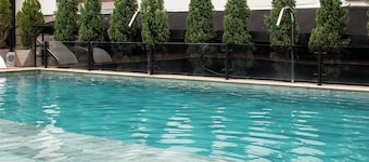 Hotel D' Leon