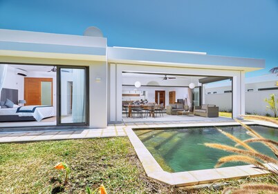 Corail Bleu Private Pool & Garden Villas By LOV