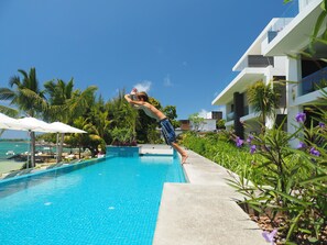 Pool - Myra Seafront Suites & Penthouses By LOV (Cap Malheureux)