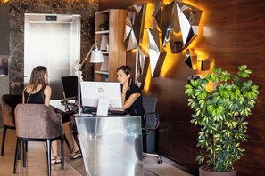 Lobby - California (Sveti Stefan)