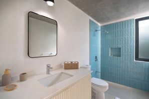 Shower, hair dryer, towels, toilet paper - Spectacular Villa in Avellanas (Santa Cruz)
