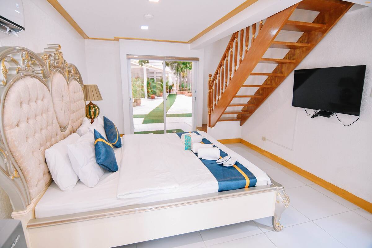 Exclusive Suite, Pool View