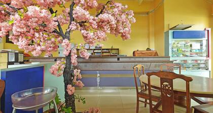 OYO 90494 Sam Huat Hotel