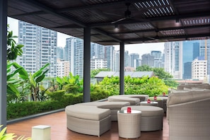 Terrace/patio - ST Residences Novena (Singapore)