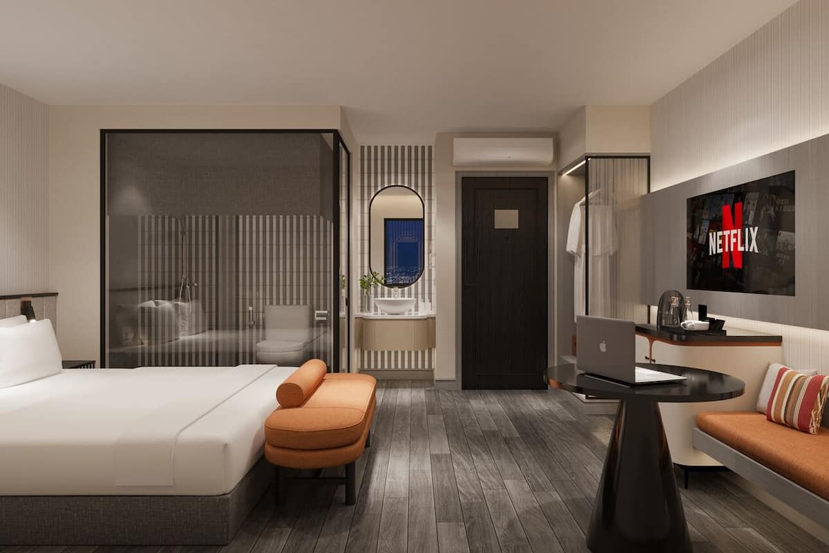 Premier City View | Hypo-allergenic bedding, minibar, in-room safe, desk