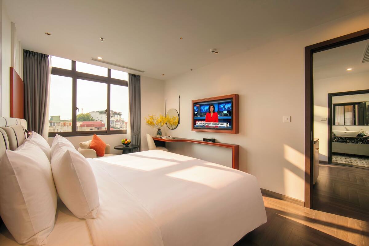 Family Luxury Suite | City view