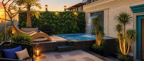 Outdoor pool, open 6:30 AM to 7:00 PM, pool umbrellas, sun loungers