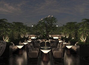 Outdoor banquet area - May De Ville Lumiere Hotel (Hoan Kiem)