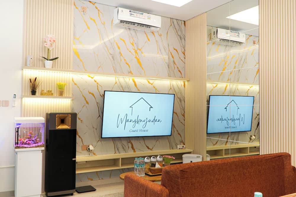 D' Mangkuyudan Luxury Guest House