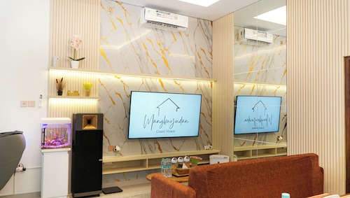 D' Mangkuyudan Luxury Guest House