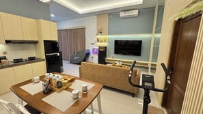 Suite Keluarga, 2 kamar tidur | Tempat makan