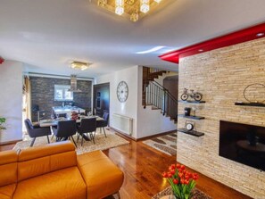 TV, fireplace - Villa Enna with heated pool by Interhome (Crno)